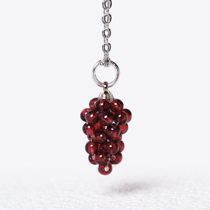 Buddha Stones Halskette mit Anhänger, natürlicher Granat, roter Achat, schwarzer Onyx