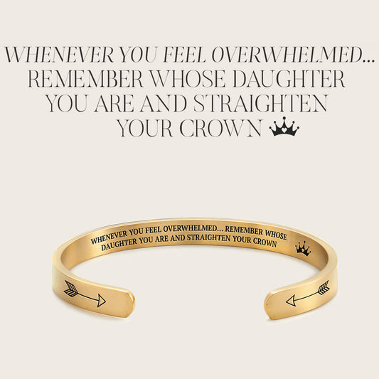 Erinnere dich, wer du bist und richte deine Krone auf. Personalisierbares Manschettenarmband.