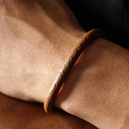 Pulsera con hebilla magnética de cobre y cuero retro con piedras de Buda para la suerte y la curación