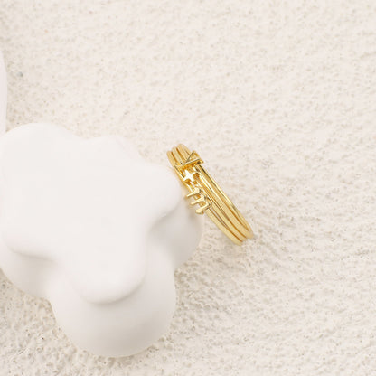 Anillo delicado con letras apilables