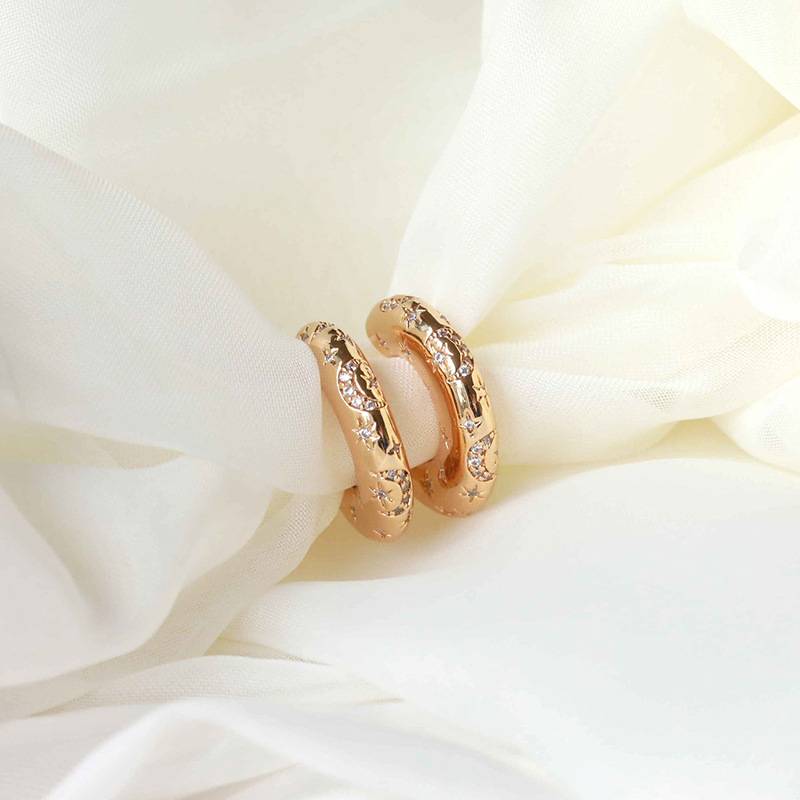 Mond und Sterne Kuppel Creolen