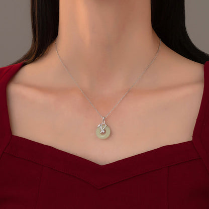 Collar con colgante de prosperidad y hebilla de paz con hojas de bambú y jade hetiano de plata de ley 925 con piedras de Buda 