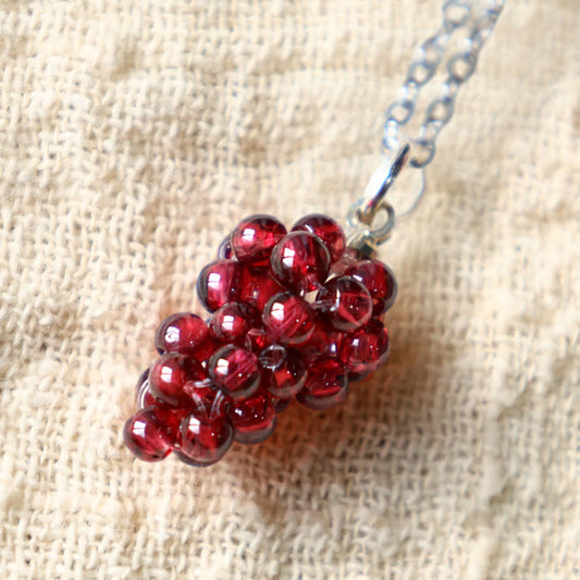 Buddha Stones Halskette mit Anhänger, natürlicher Granat, roter Achat, schwarzer Onyx