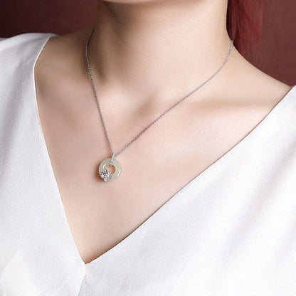 Collar con colgante de flor de la suerte con hebilla de paz de jade hetiano de plata de ley 925 y piedras de Buda 