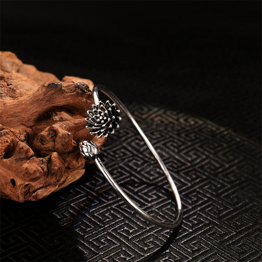 Pulsera de cobre blanco con diseño retro de loto y piedras de Buda para la iluminación 