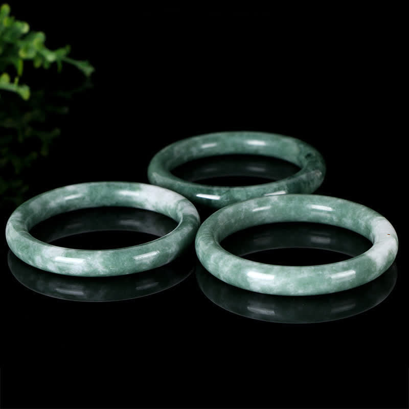 Buddha Stones Armreif aus natürlicher Jade mit Glücksbringer 