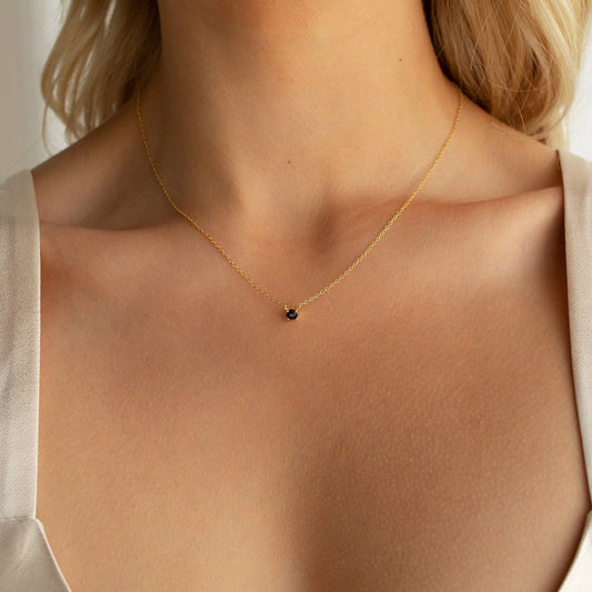 Collar de diamantes delicados de ónix 
