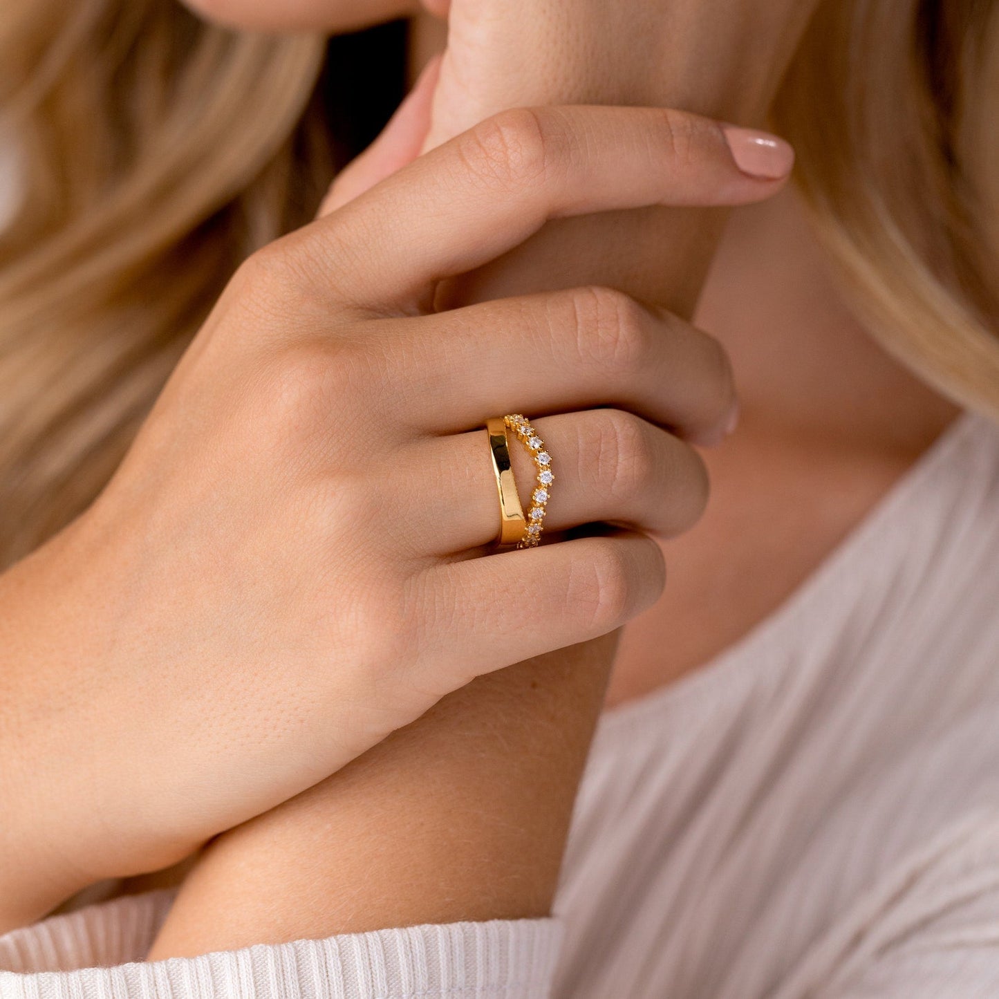 Anillo dúo de diamantes ondulados