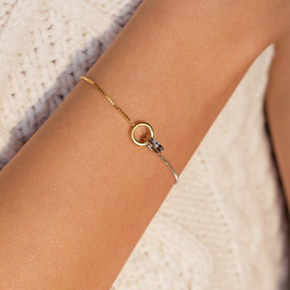 Pulsera de círculos entrelazados