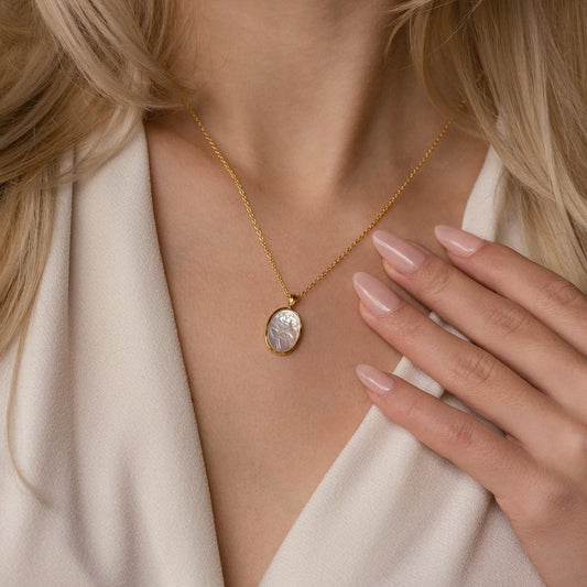 Collar de rosas vintage