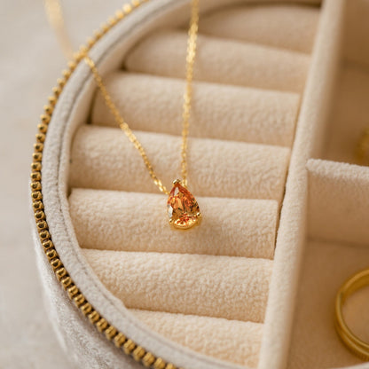 Collar con piedra de nacimiento de Ofelia