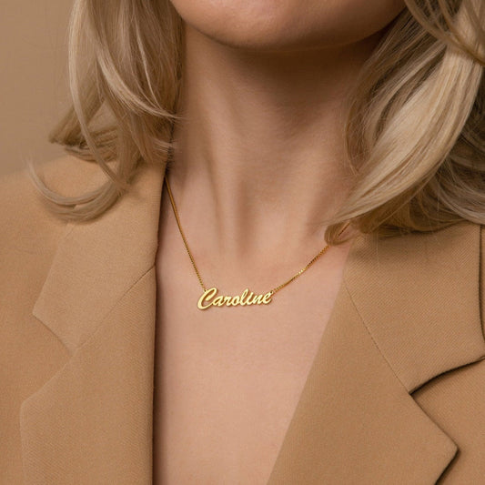 Collar con nombre natural en cadena de caja