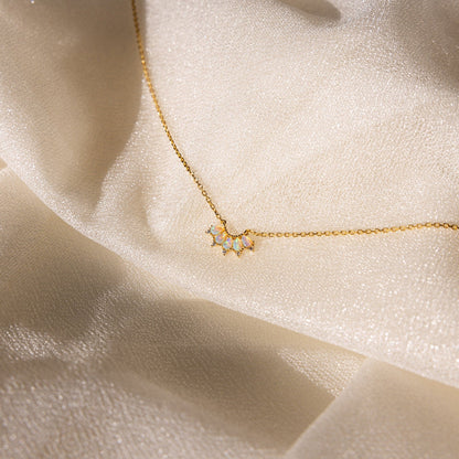 Collar con piedra de nacimiento de marquesa 