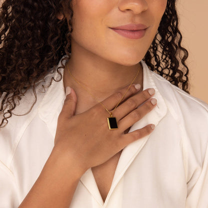 Collar con medallón de ónix