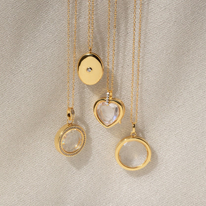 Collar con medallón circular 