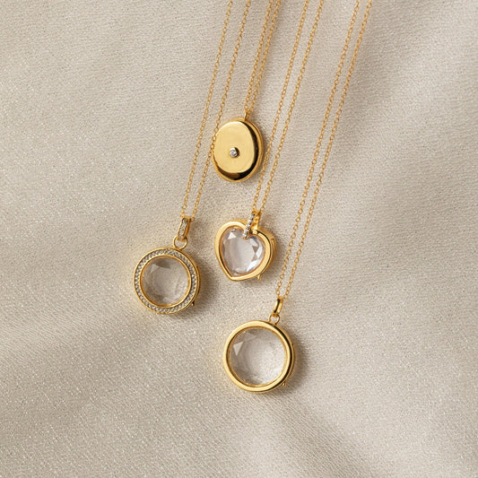 Collares con medallón de cristal