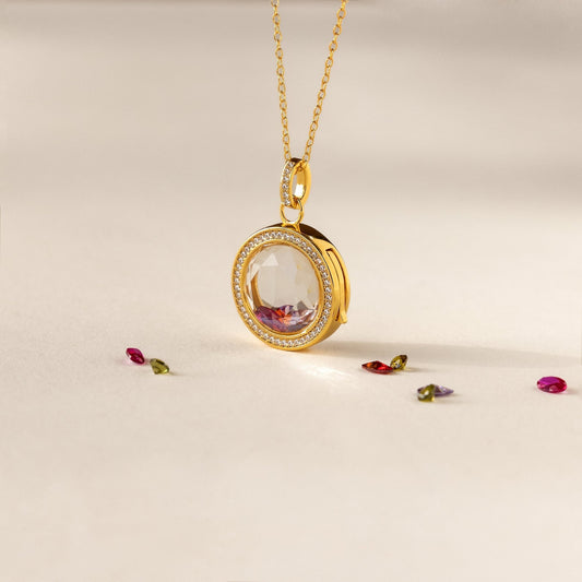 Collares con medallón de cristal