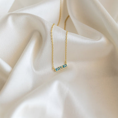 Collar con piedra de nacimiento morse inicial