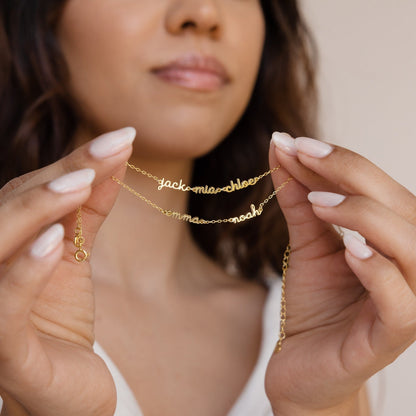 Pulsera pequeña con varios nombres 