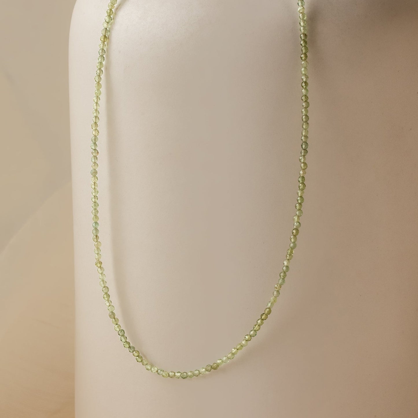 Collar de cuentas verde espuma de mar 