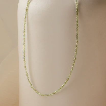 Collar de cuentas verde espuma de mar 