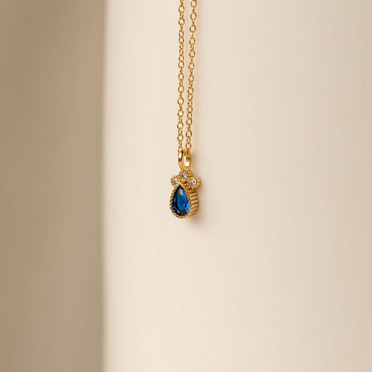 Collar de lágrima de zafiro Lorelei