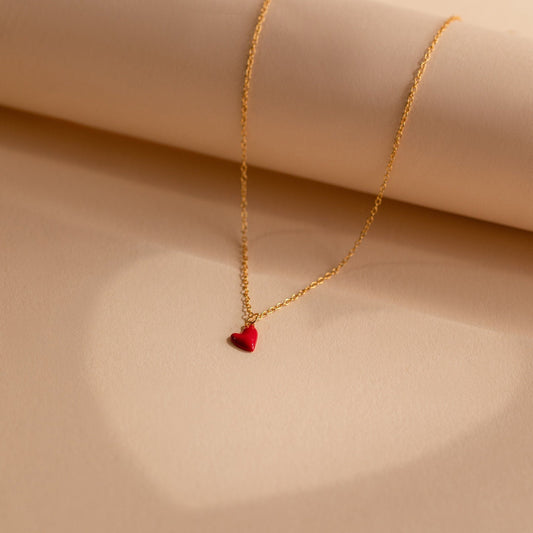 Collar de corazón rojo pequeño