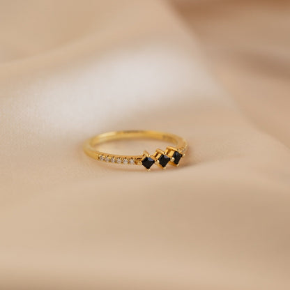 Anillo de diamantes negros Helena