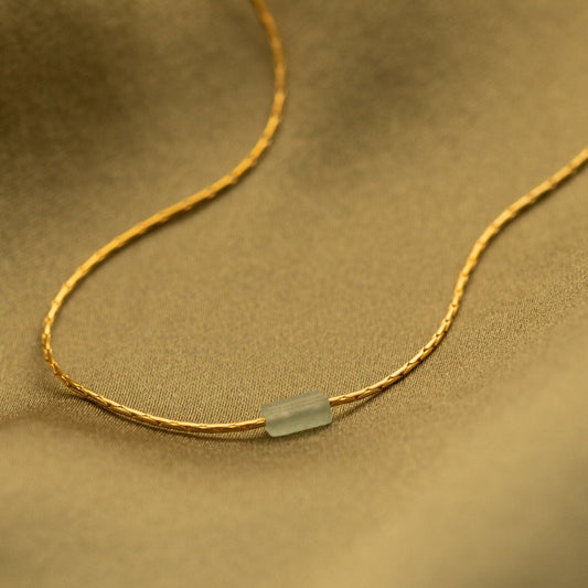 Delicado collar con barra de aventurina