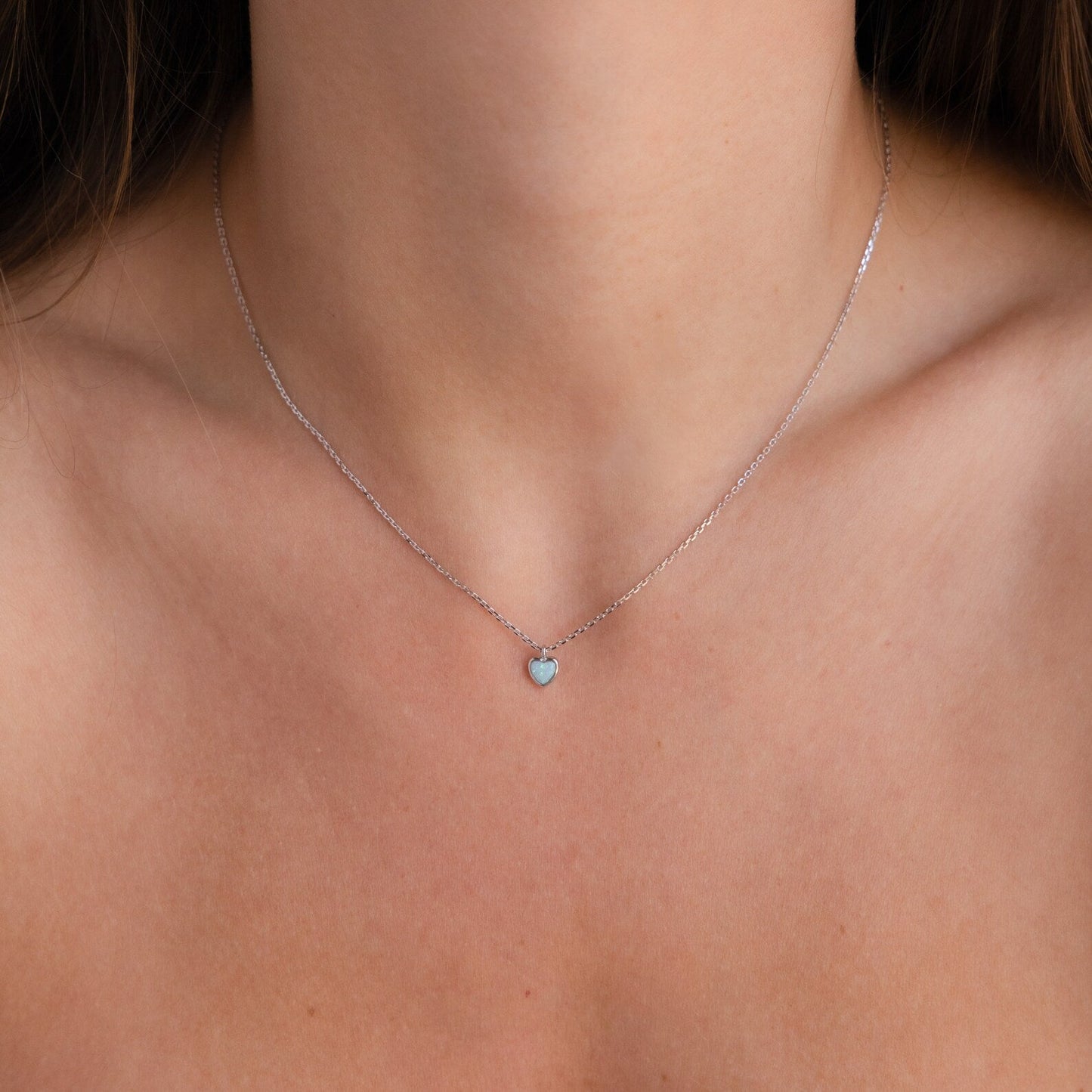 Collar de corazón de ópalo pequeño