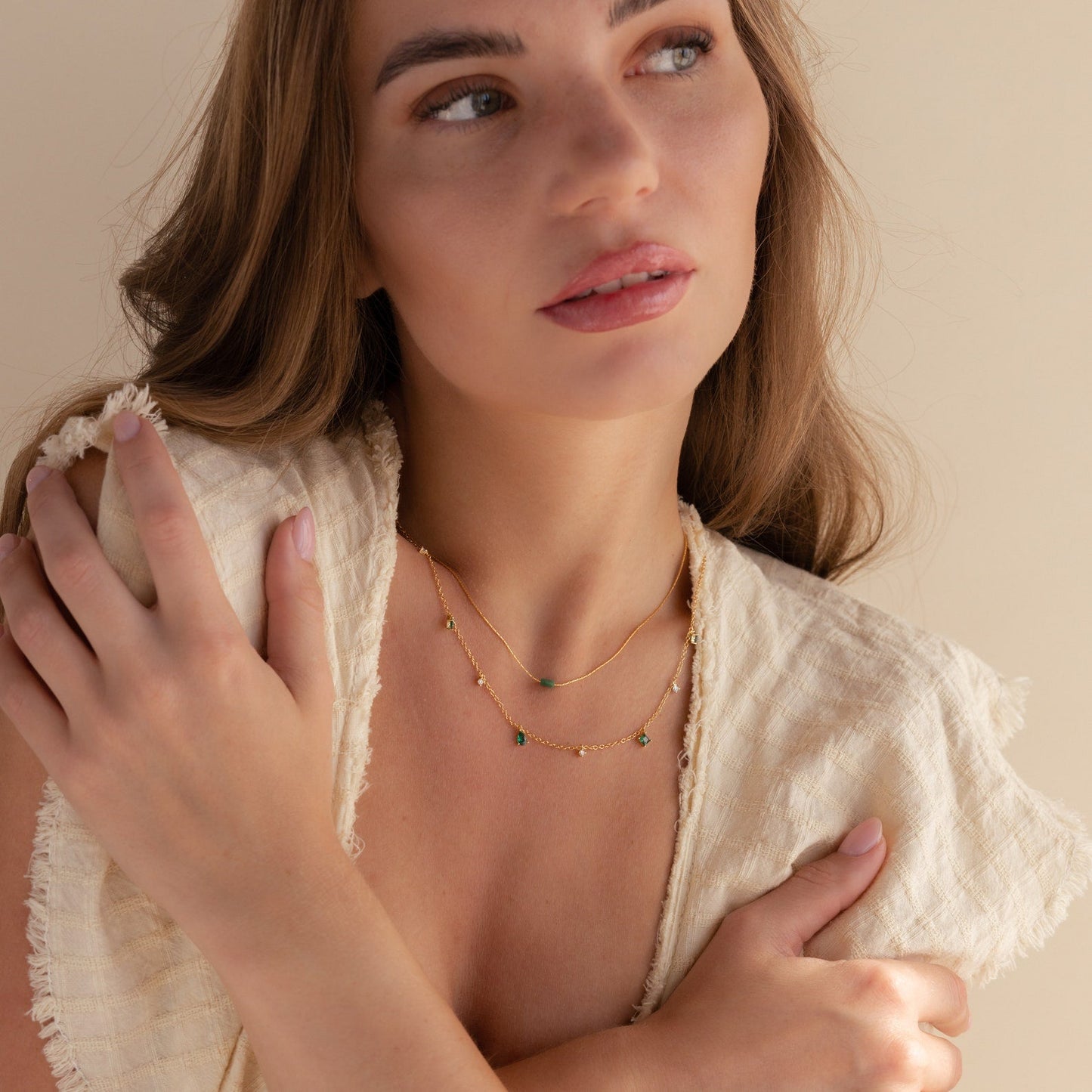 Delicado collar con barra de jade