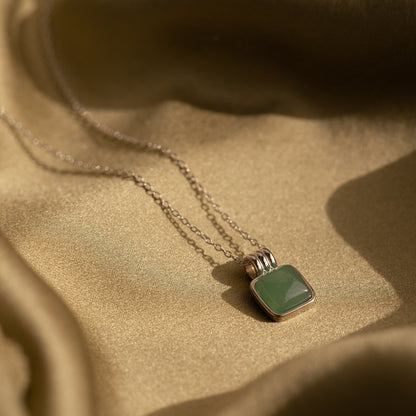 Collar colgante de jade