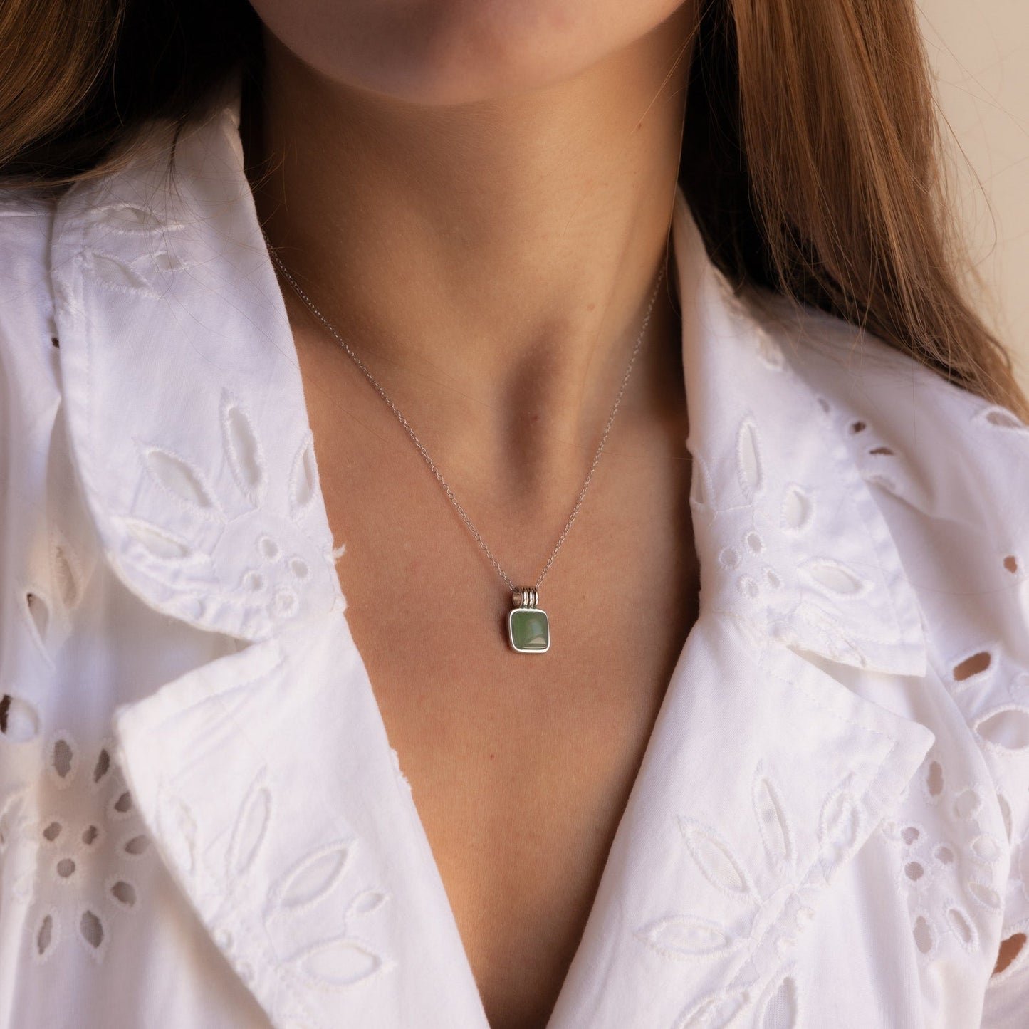 Collar colgante de jade