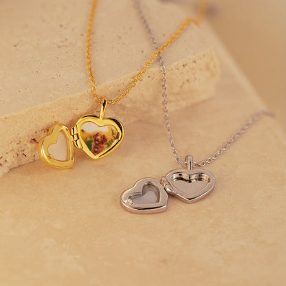 Collar con medallón de corazón de perla