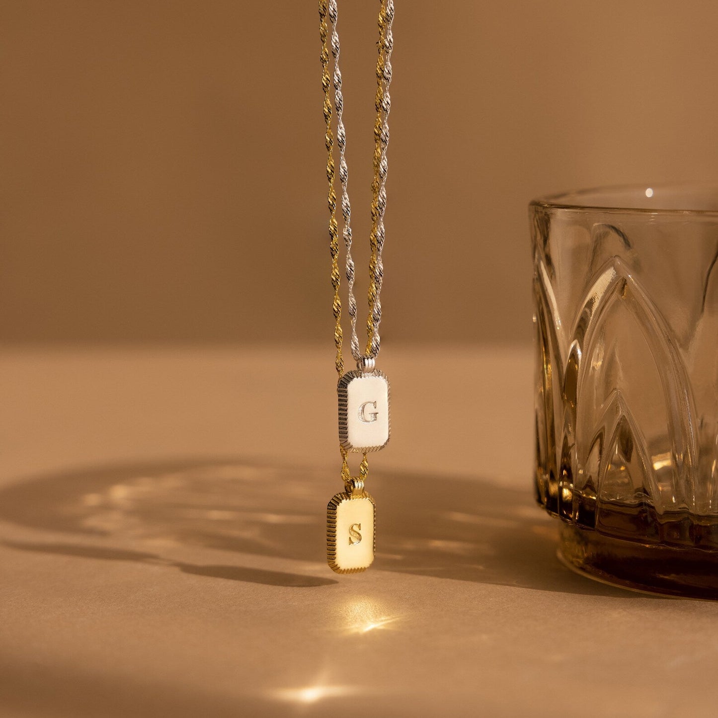 Newsletter Gerippte Initialenkette
