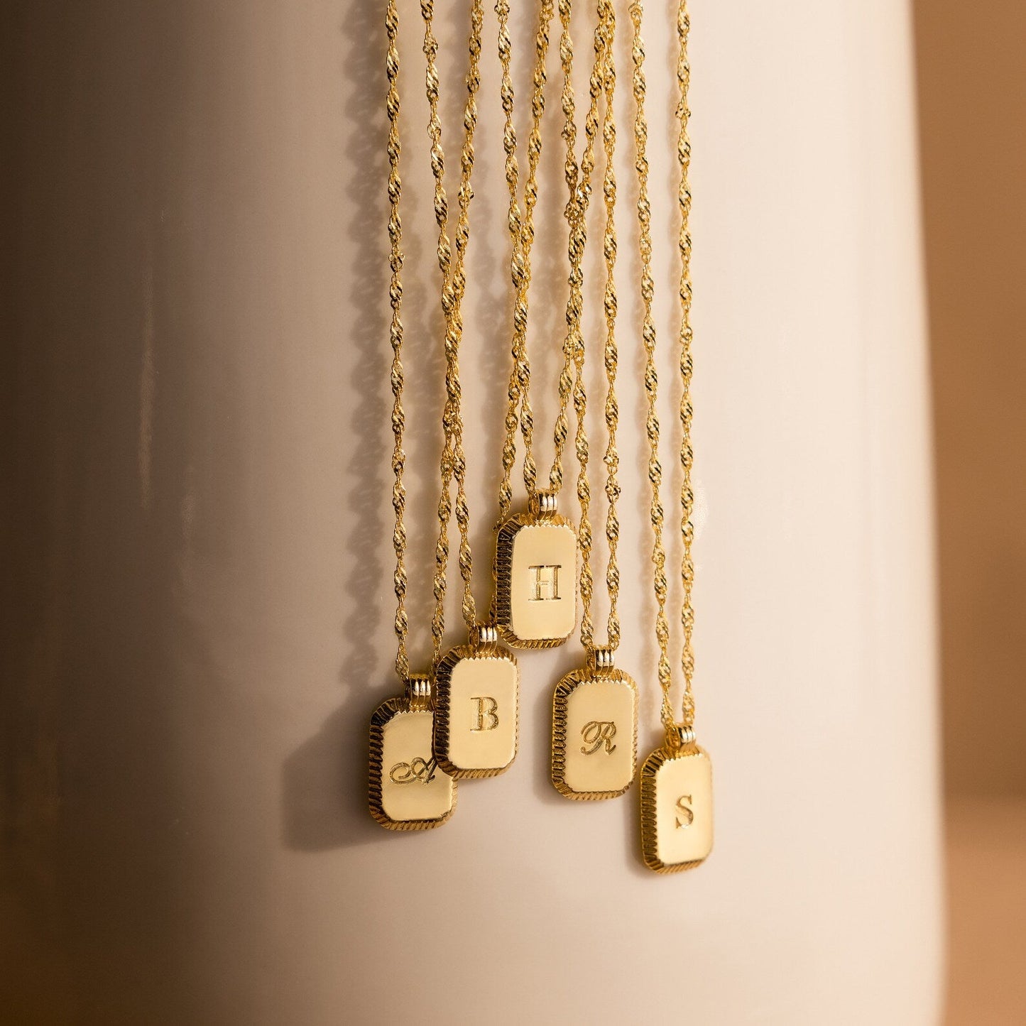 Newsletter Gerippte Initialenkette