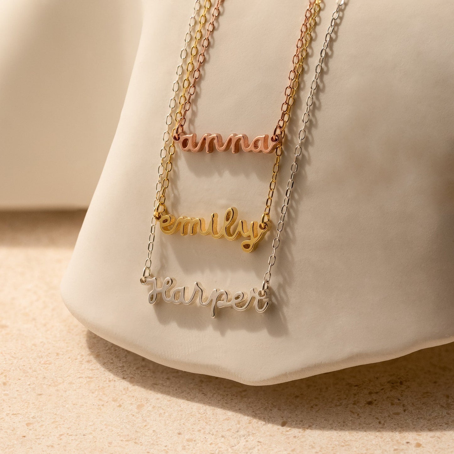 Collar con nombre de Tiny Dream 