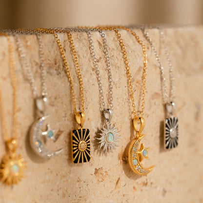 Conjunto de collar con colgante celestial 