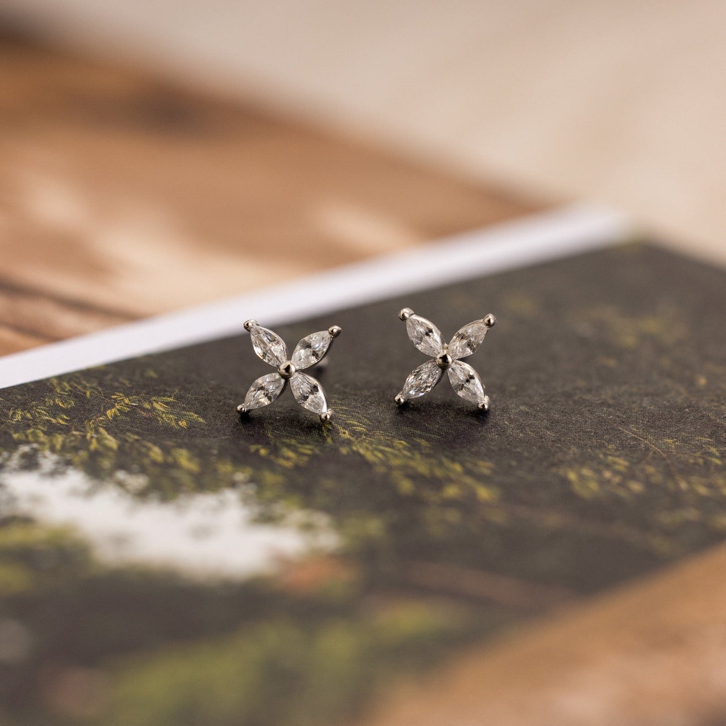 Pendientes de flor de diamante marquesa