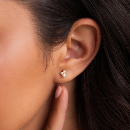 Trío de pendientes de perlas en racimo