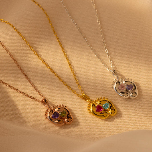 Collar con piedra de nacimiento y huella