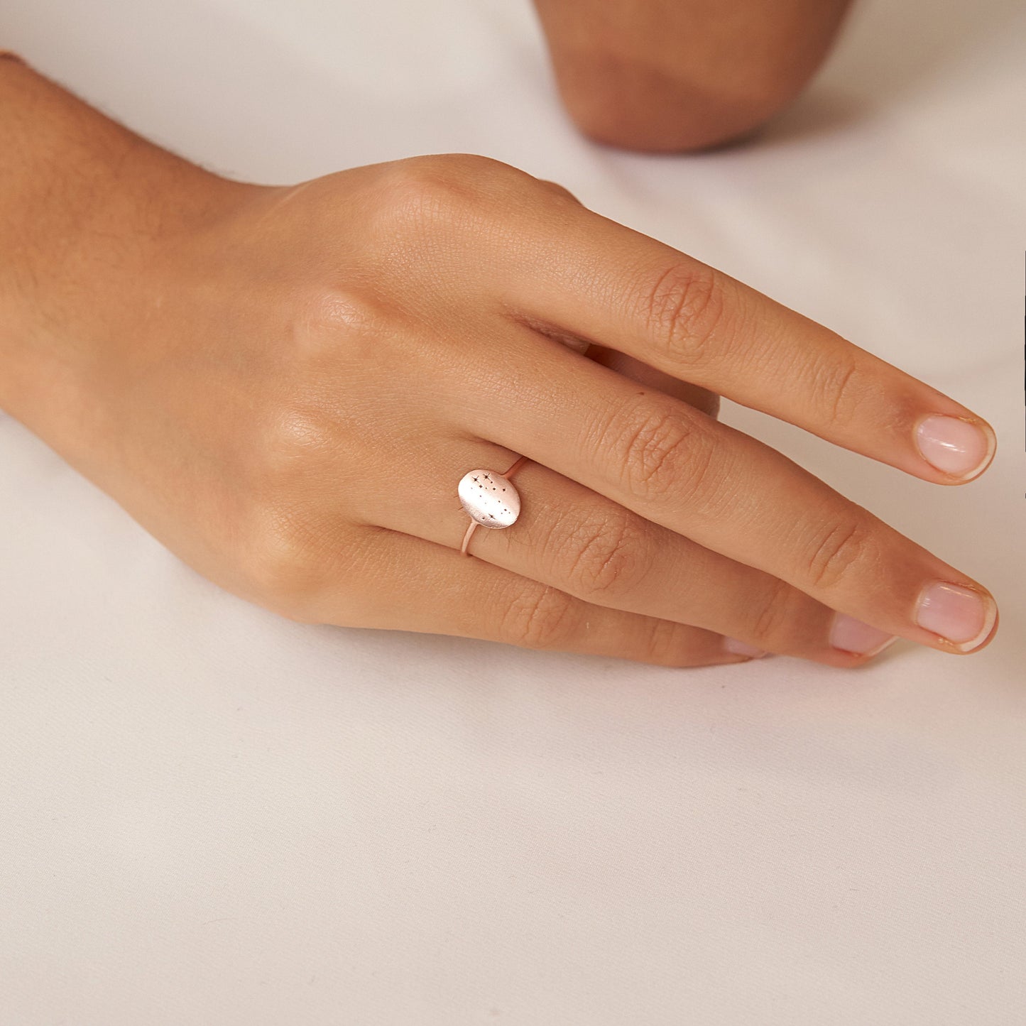 Anillo ovalado de constelación