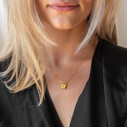 Collar con candado