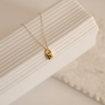 Collar con candado