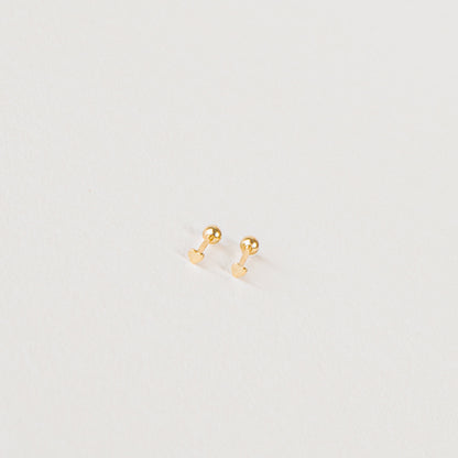 Pequeños pendientes de corazón 