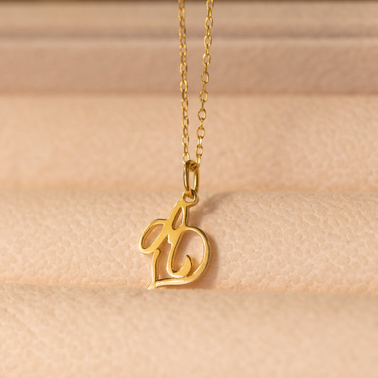 Collar de corazón con inicial