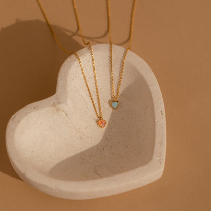 Collar de corazón de ópalo rosa