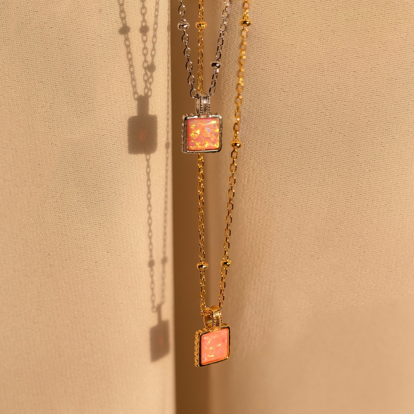 Collar colgante de ópalo rosa 