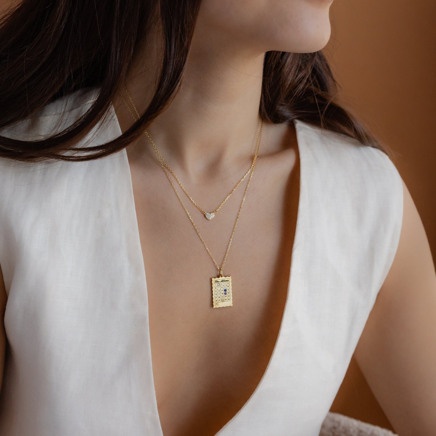 Collar con piedra de nacimiento de calendario