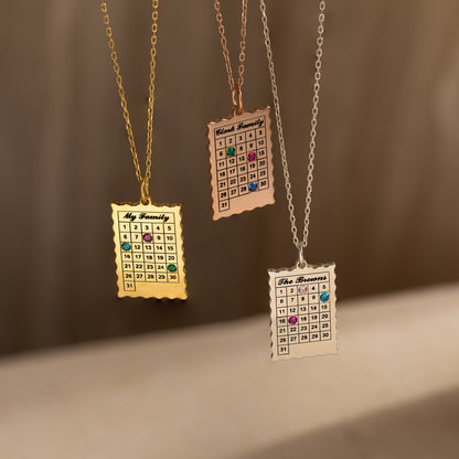 Collar con piedra de nacimiento de calendario